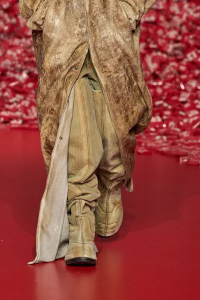 Look 77